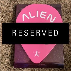 Jeffree Star Alien Makeup Pallet